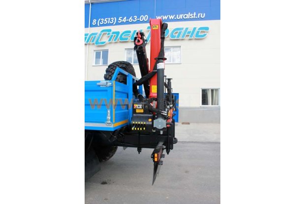 Фургон с манипулятором