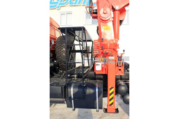 Седельный тягач Камаз с краном манипулятором