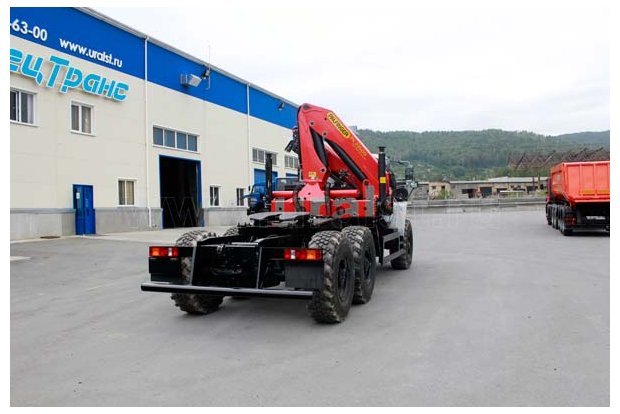 Тягач Урал с манипулятором Palfinger PK-23500A