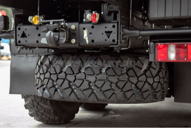 Заднее сцепное устройство