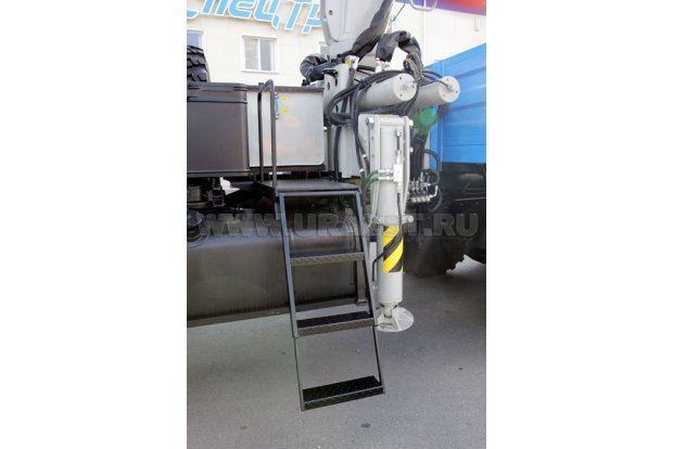 Лестница для подъема на КМУ ИФ-300С