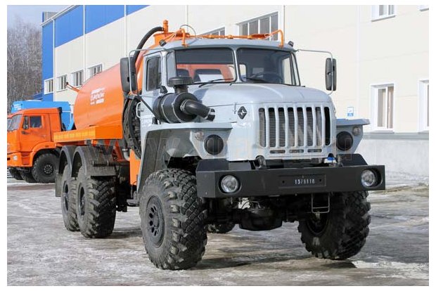 Машина коммунальная Урал