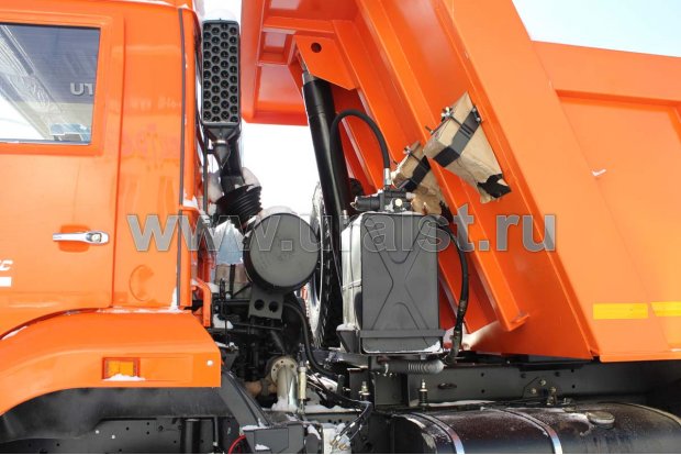Самосвал Камаз 6522