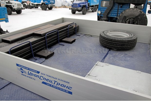 Бортовая площадка на гусаке