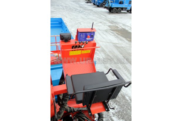 Управление КМУ ИТ с сиденья на колонне