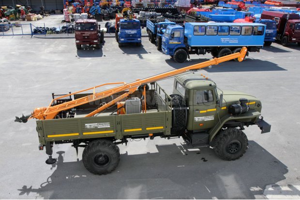 Бурильно-сваебойная машина БКМ-515А на шасси Урал 43206-41