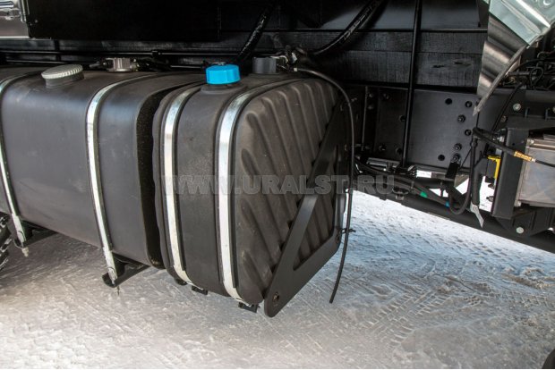 Бак с мочевиной