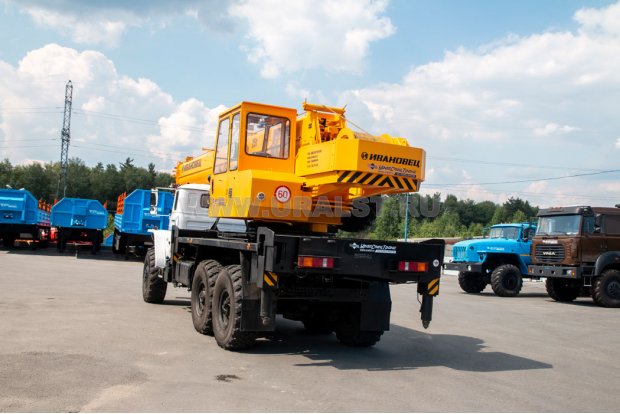 Автокран Ивановец КС-45717-1