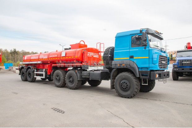 Полуприцеп цистерна нефтевоз