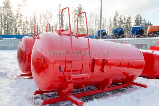 Лестница на площадку обслуживания