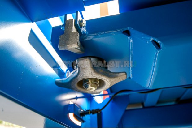 Фитинги для фиксации перевозимых контейнеров