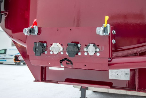 Разъемы для соединения электросистемы и пневмосистемы полуприцепа и тягача