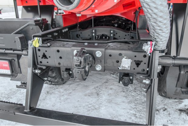 Заднее сцепное устройство