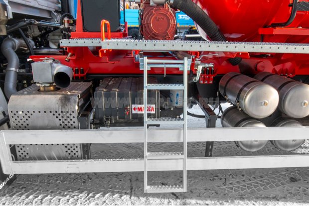 Выдвижная лестница