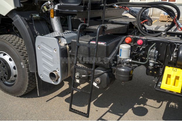 Лестница для подъема на площадку