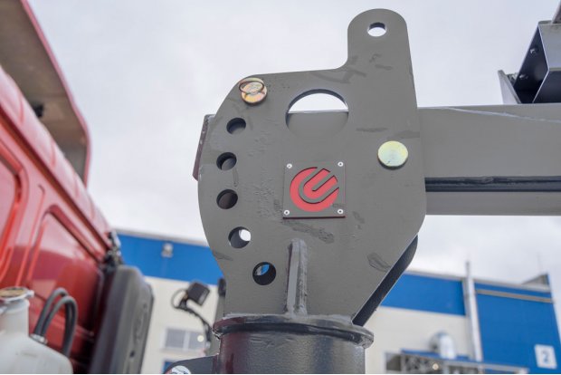 Узел фиксирования угла стрелы