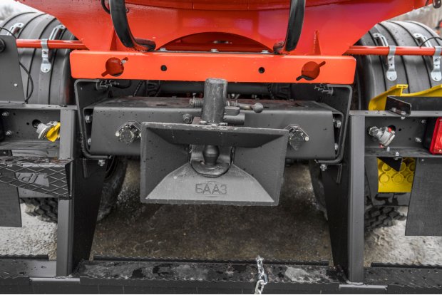 Заднее сцепное устройство