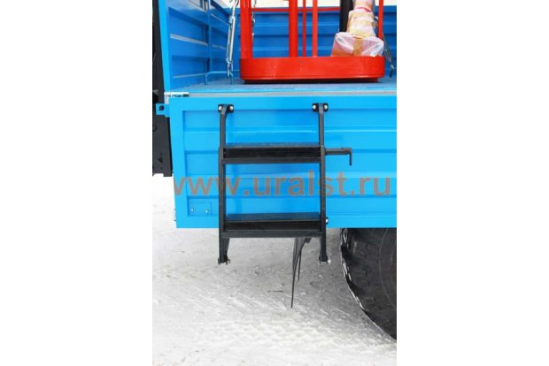 Раскладная лестница мастерской