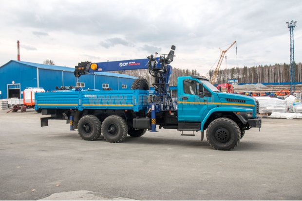 Автомобиль бортовой Урал-4320-NEXT с краном-манипулятором DongYang SS1926
