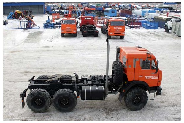 Тягач Камаз 44108