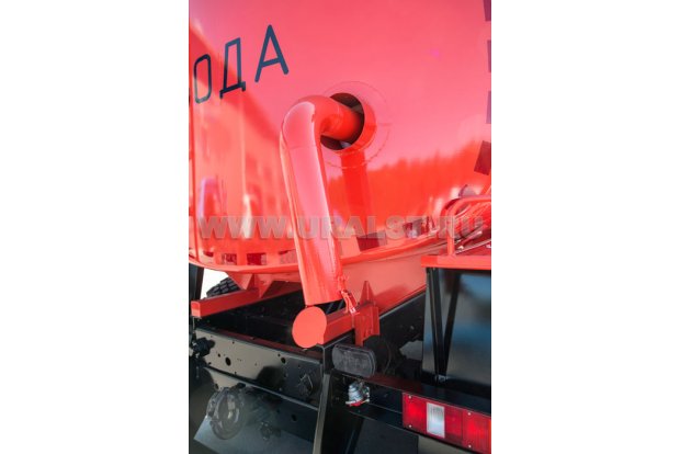 Обогрев емкости от выхлопной трубы. Вывод выхлопной трубы