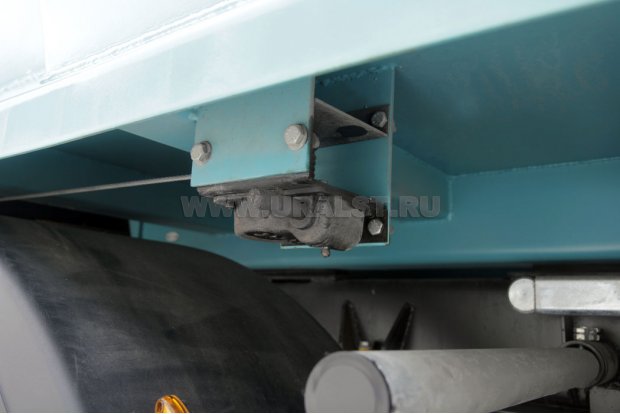 Механическая лебедка запасного колеса