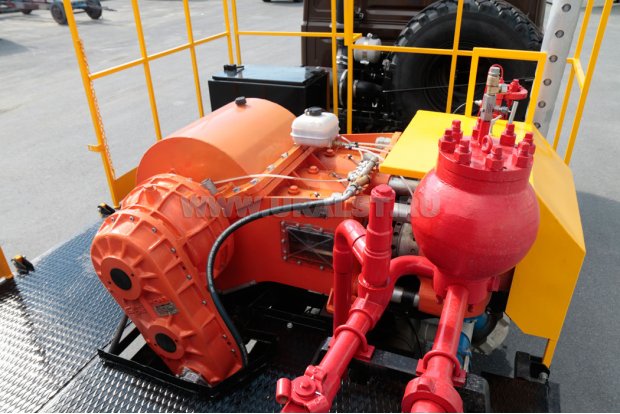 Насос трехплунжерный