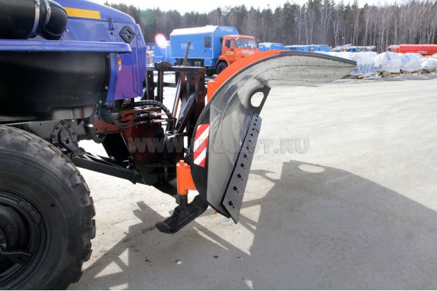 Передний скоростной отвал