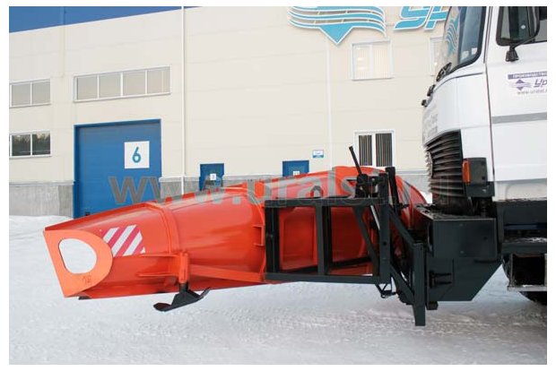 Передний отвал автомобиля техпомощи