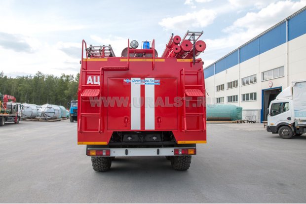 Автоцистерна пожарная АЦ-8,0-40 на шасси Урал 4320