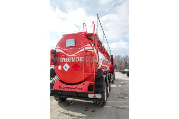 Лестница на площадку обслуживания в транспортном положении