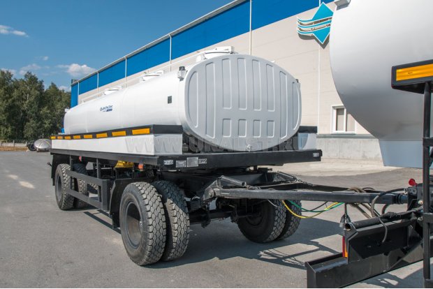Прицеп-цистерна для воды