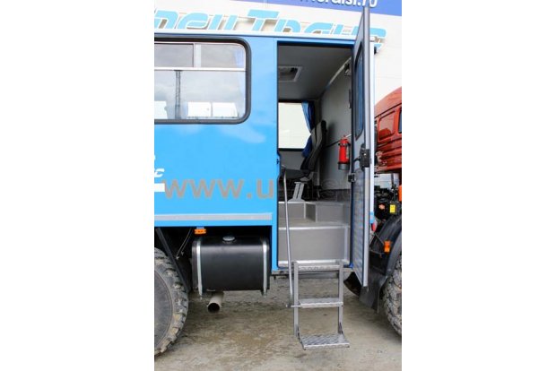 Входная группа вахтового автобуса ГПА УСТ