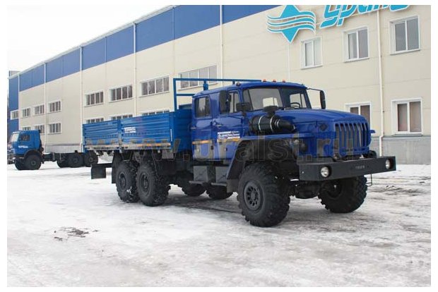 Бортовой автомобиль