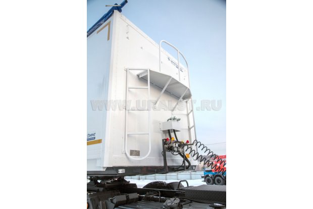 Площадка обслуживания полуприцепа