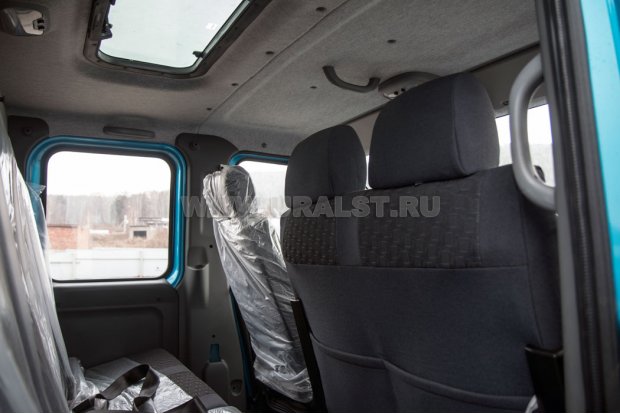 Задний пассажирский ряд