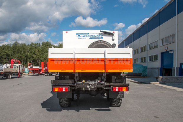 Грузопассажирский автомобиль УСТ Камаз 43118-46 с открытым грузовым отсеком