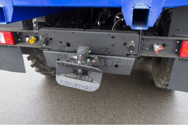 Заднее сцепное устройство