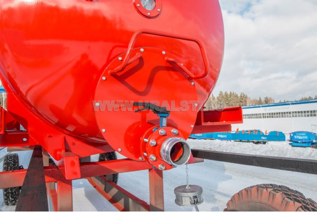 Ревизионный люк со съемной крышкой