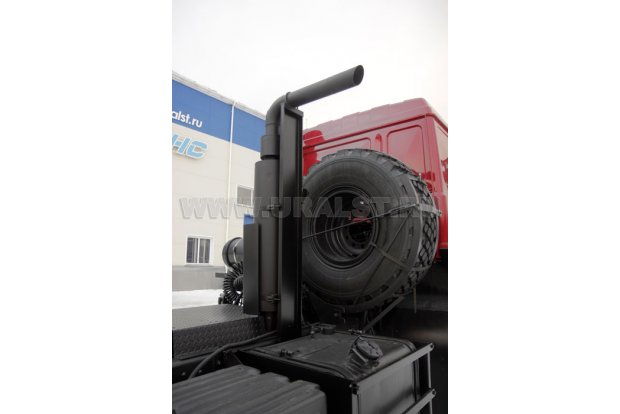 Выхлоп за кабину и вверх