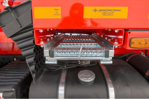 Выдвижная лестница в транспортном положении