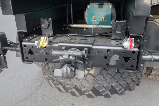 Заднее сцепное устройство