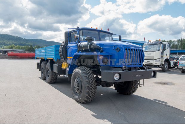 Бортовой автомобиль Урал М УСТ 5453 5557-72Е5, тент