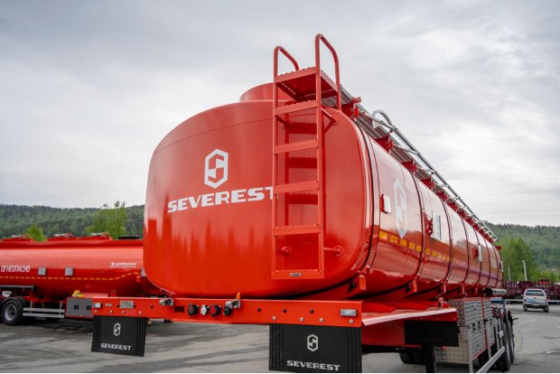 Лестница для подъема на площадку обслуживания цистерны