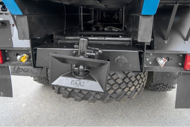 Заднее сцепное устройство