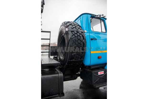 Держатель запасного колеса