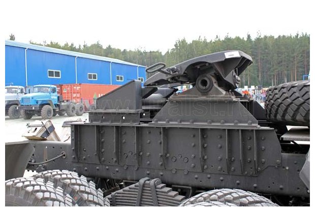 Тягач Камаз 65225