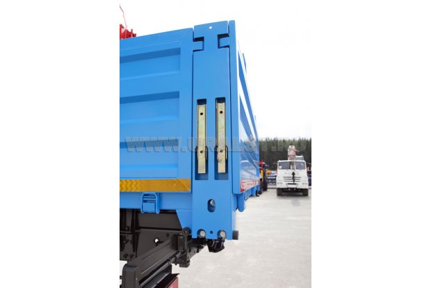 Стойки бортов с быстросъемной конструкцией