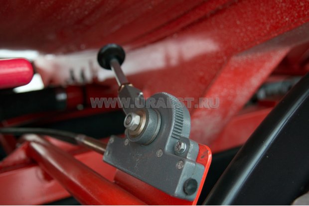 Рычаг управления донным клапаном