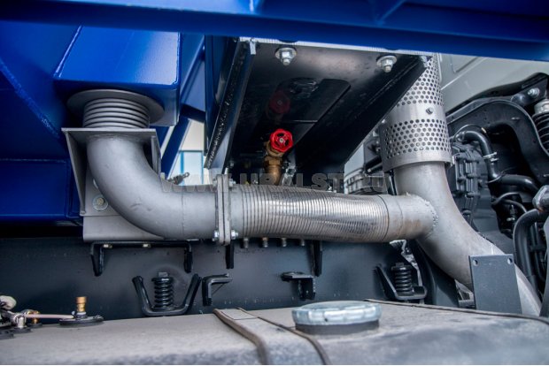 Система обогрева кузова отработанными газами